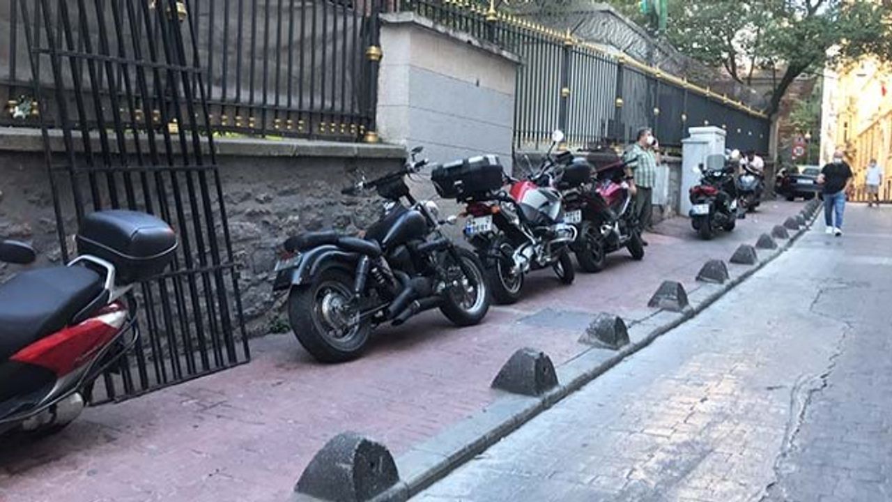 Valilik Genelge Yayınladı! Kaldırıma Park Eden Motosikletlere Büyük Ceza!