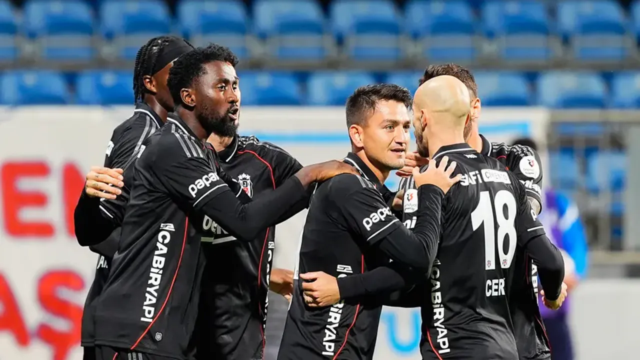 Penaltı ve VAR Kararları Maça Damga Vurdu! Beşiktaş - Kasımpaşa Maçında İlk Yarı 1-1!