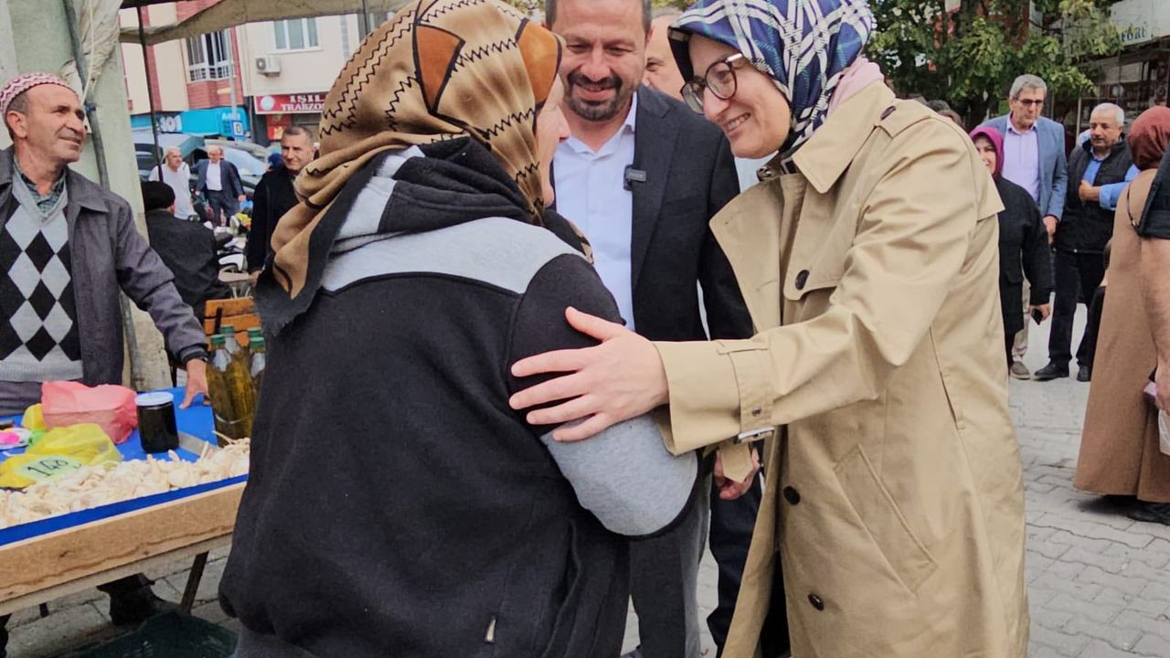 Belgin Uygur Gönen Karşıkaya Pazarı'nda esnafı ve vatandaşı dinledi