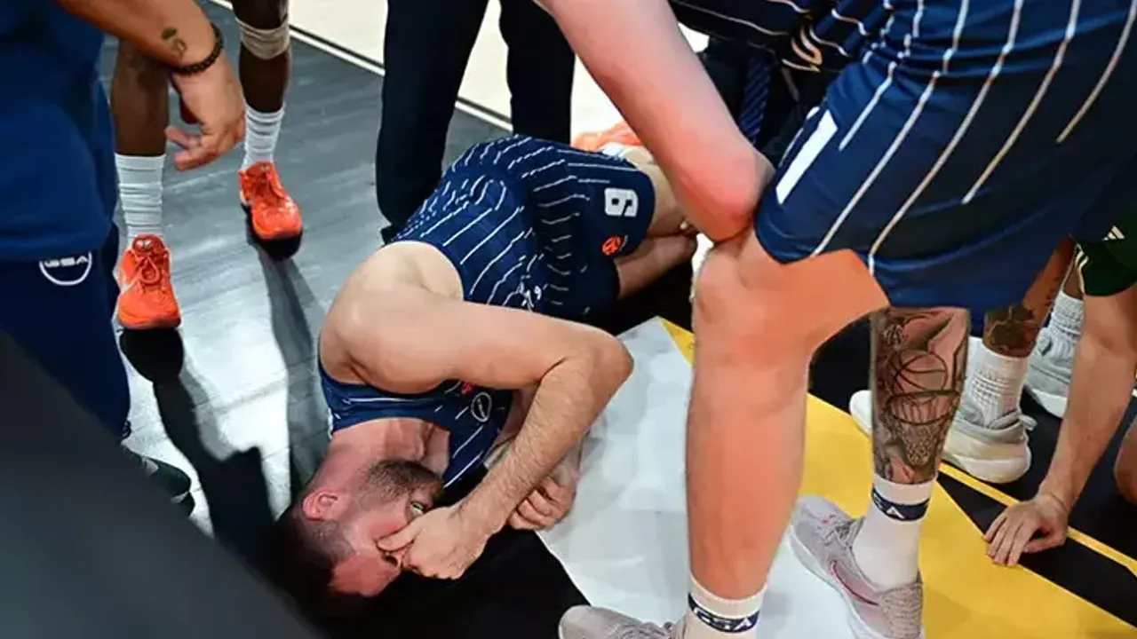 Anadolu Efes’te Şok Gelişme! Georgios Papagiannis Sezonu Kapattı