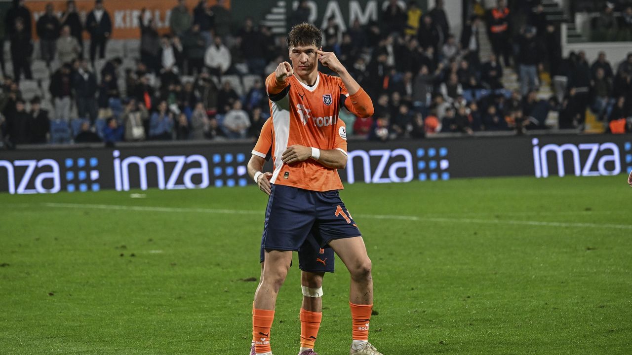 Başakşehir’den Son Dakika Zaferi! Shomurodov Penaltıyla Kocaelispor’u Yıktı: 1-0!