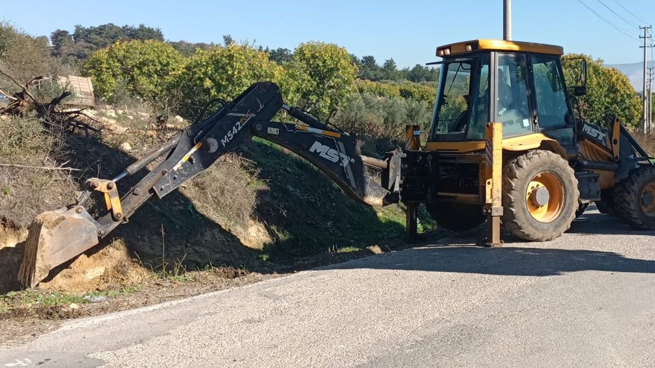 Bigadiç Belediyesi’nden Babaköy’de Altyapı Hamlesi: Menfez Temizliği Aralıksız Sürüyor