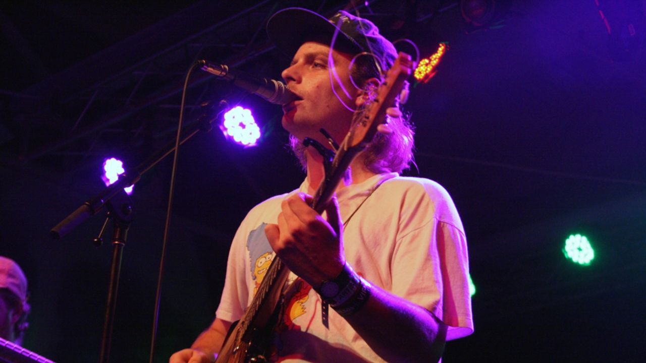 Mac DeMarco Kimdir? Kanadalı Sanatçı 2026’da İstanbul’da Sahne Alacak