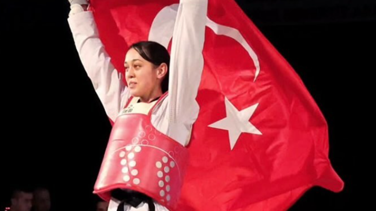 Milli Tekvandocu Emine Göğebakan Dünya Şampiyonu Oldu!