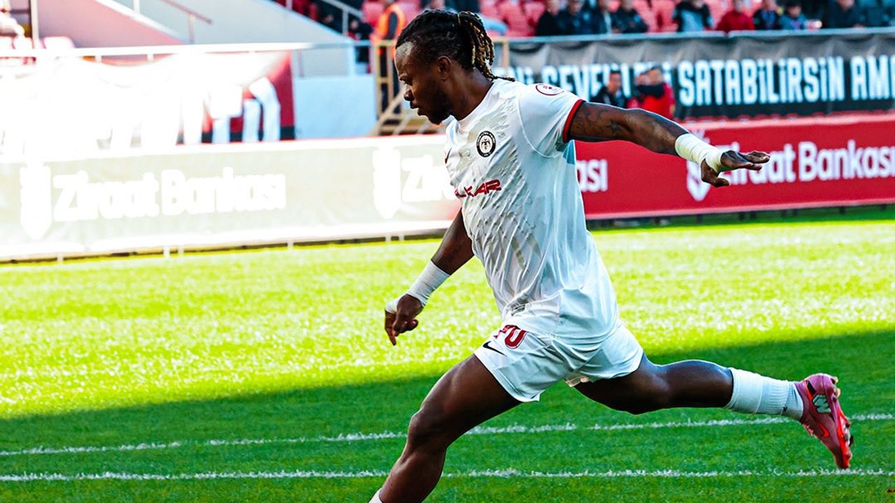 Emeka Eze'den Hattrick! Çorum FK, Kütahyaspor’u 3-0’la Geçti