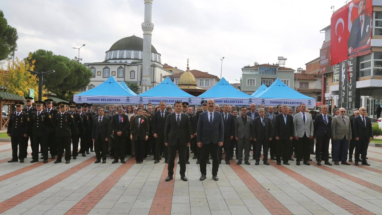 İvrindi’de Cumhuriyet’in 102. Yılı Gurur ve Coşkuyla Kutlandı