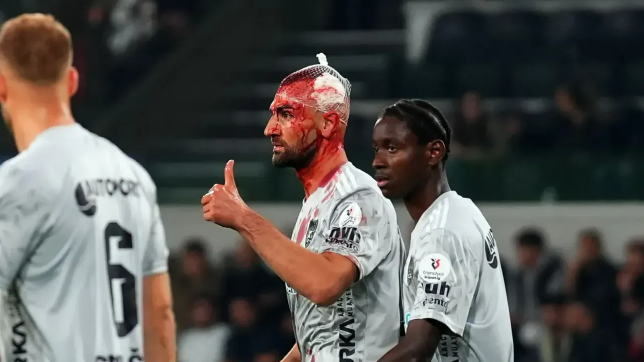 Serdar Dursun’dan Fedakâr Mücadele! Kocaelispor – Başakşehir Maçında Nefes Kesen Anlar! Serdar Dursun Kan İçinde Kaldı!