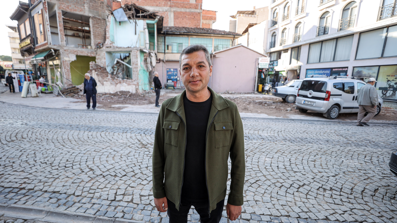 Sındırgılı esnafın çağrısı: Borçlar ertelensin, Sındırgı afet bölgesi ilan edilsin