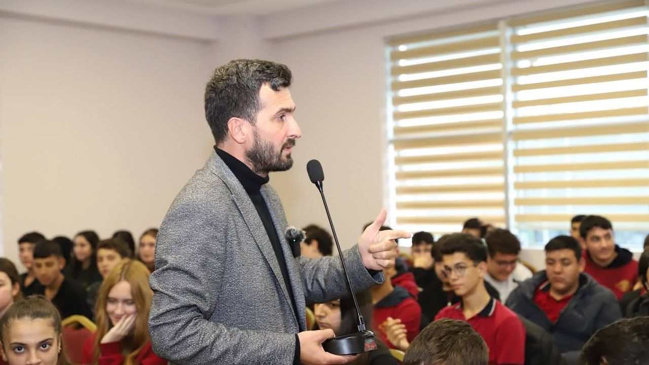 Kepsut’ta “Gazze’ye Doğru Vicdan Rotasında” Söyleşisi: Prof. Dr. Haşmet Yazıcı’dan Duygusal Anlatım