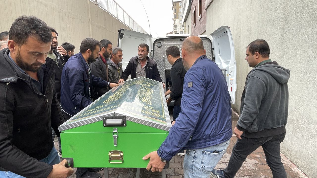 Teröristlerin öldürüp aracını gasp ettiği veteriner yarın toprağa verilecek