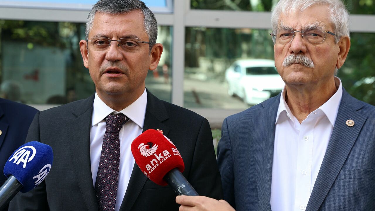 CHP Genel Başkan Adayı Özgür Özel, DİSK'i ziyaret etti