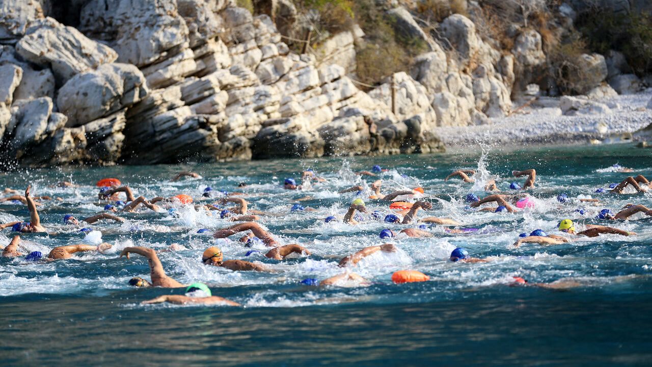 Fethiye'de Kelebekler Vadisi-Ölüdeniz açık su yüzme yarışı yapıldı