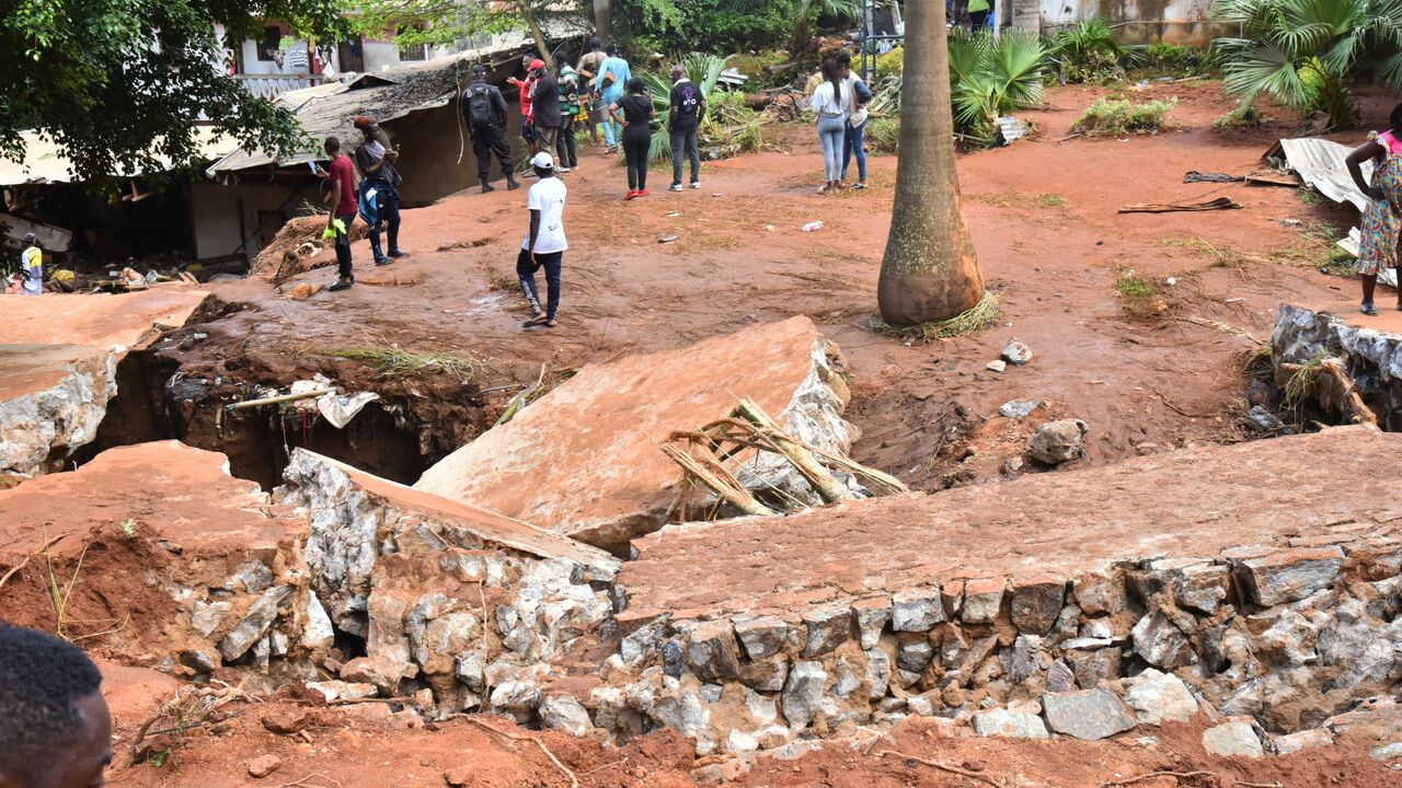 Kamerun'da meydana gelen heyelanda hayatını kaybedenlerin sayısı 23'e çıktı