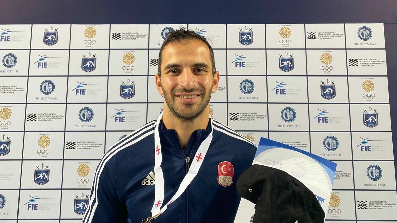 Milli eskrimci Enver Yıldırım Tiflis'te bronz madalya kazandı