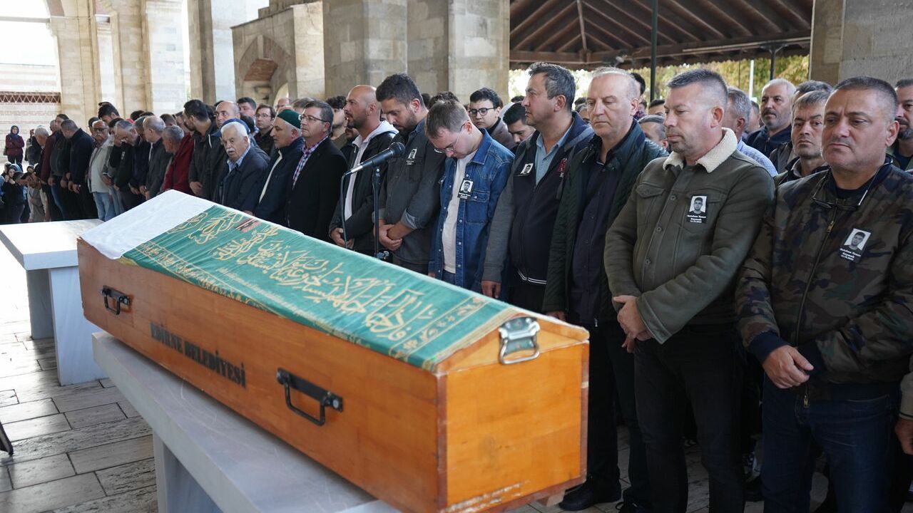 Otomobilin çarpması sonucu ölen üniversite öğrencisinin cenazesi defnedildi