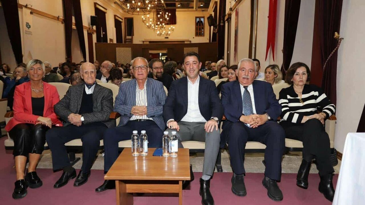 "Cumhuriyet'in 100. Yılında Bandırma'ya İz Bırakanlar Vefa Gecesi" düzenlendi