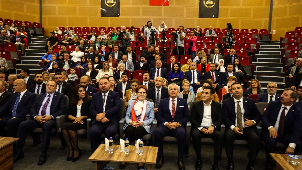İYİ Parti Genel Başkanı Akşener, Susurluk'ta kültür merkezinin açılışında konuştu
