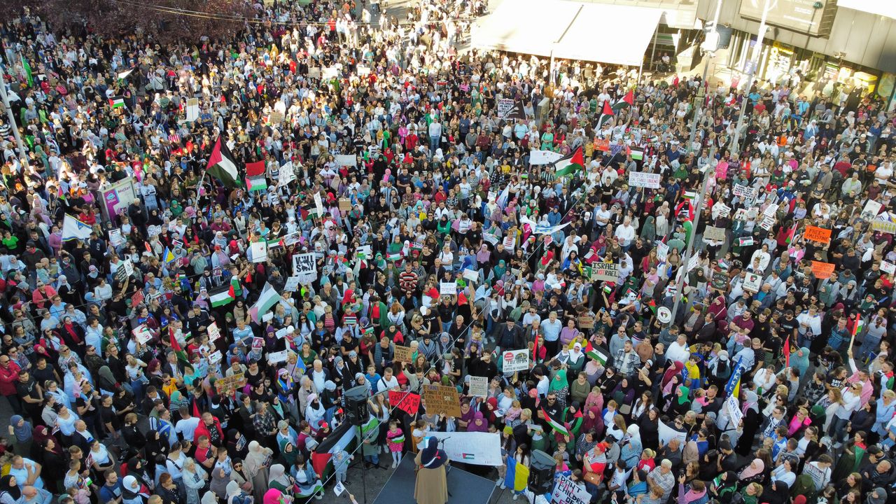 Bosna Hersek'te İsrail'in Gazze saldırıları protesto edildi