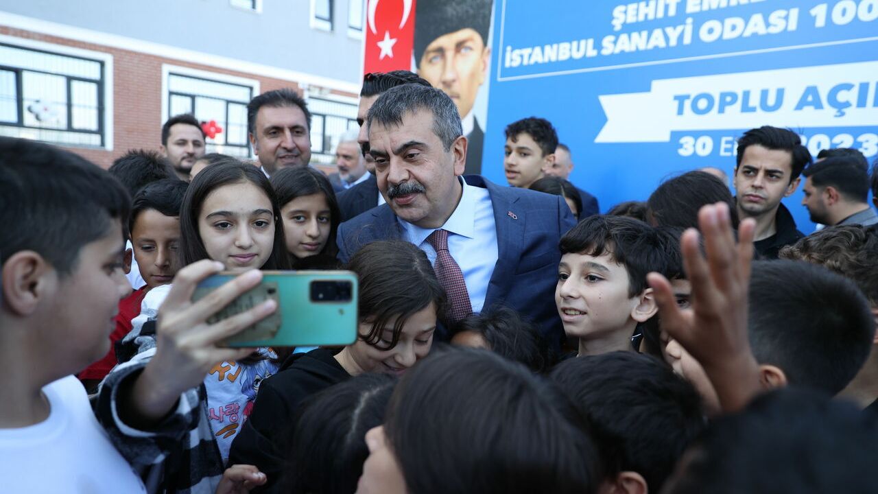 Bakan Tekin: ''Çocuklarımız başarılı olsun istiyorsak, evde çocuklarımızla daha fazla zaman geçirelim''