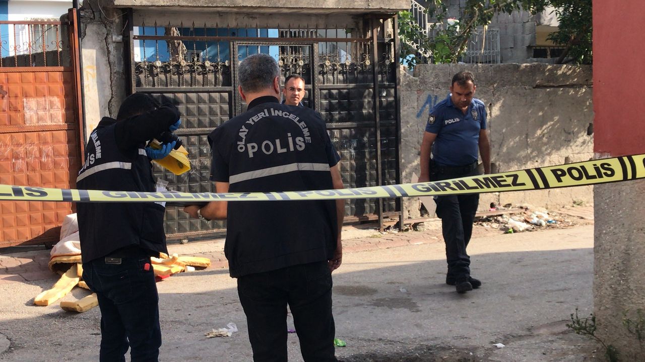 Sokakta çıkan silahlı kavgada evin terasındaki çocuk vuruldu