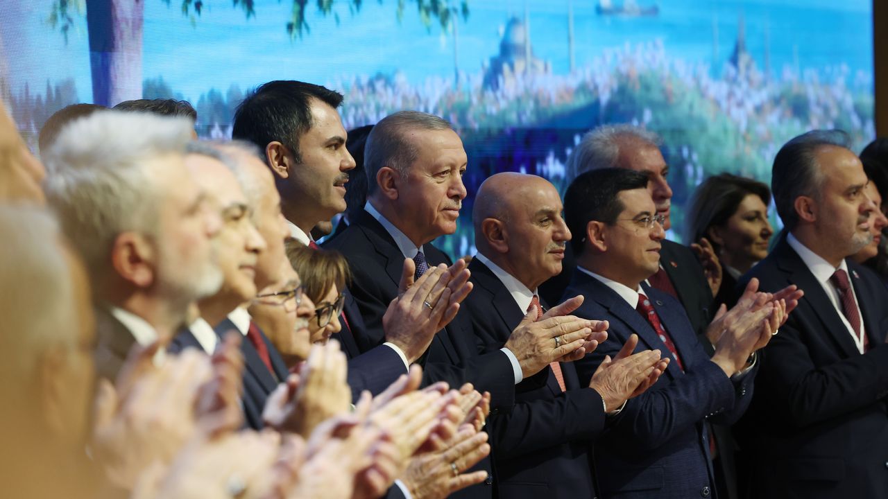 Cumhurbaşkanı Erdoğan: Amacımız şehirleri şov ve ajans belediyeciliği illüzyonundan kurtarmak!