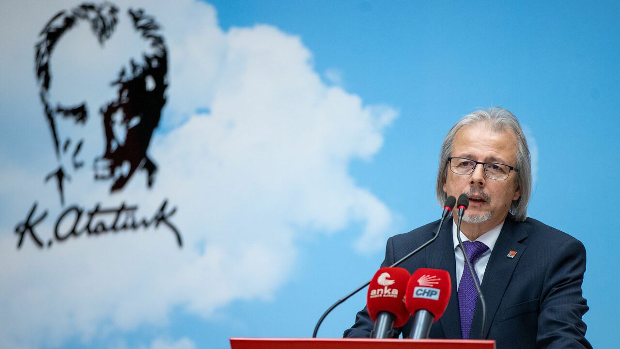 Uzgel: "Türkiye'nin genç insanlarının hayatlarını, geleceklerini başka ülkelerde kurmak istemesi hazin bir tablodur"