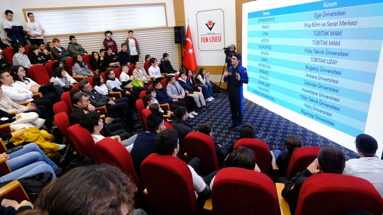 Alper Gezeravcı, astronot olmanın şifrelerini öğrencilerle paylaştı