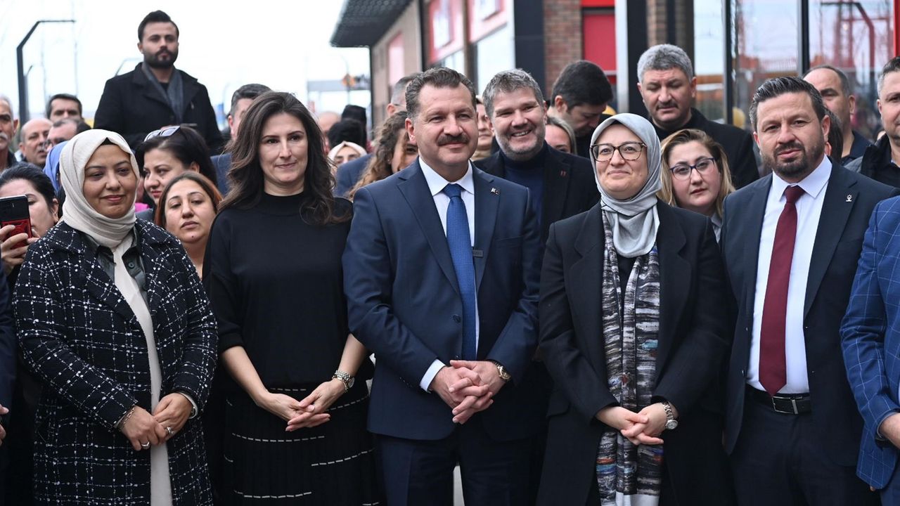 Büyükşehir'den bir BALBUCKS daha... Bu kez adres Avlu Yaşam Merkezi