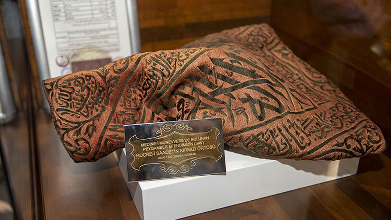 Hz. Muhammed'in kutsal emanetleri Sakarya'da ziyarete açıldı
