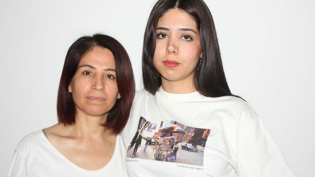 Teleferik kazasında mahsur kalan anne kız yaşadıklarını anlattı