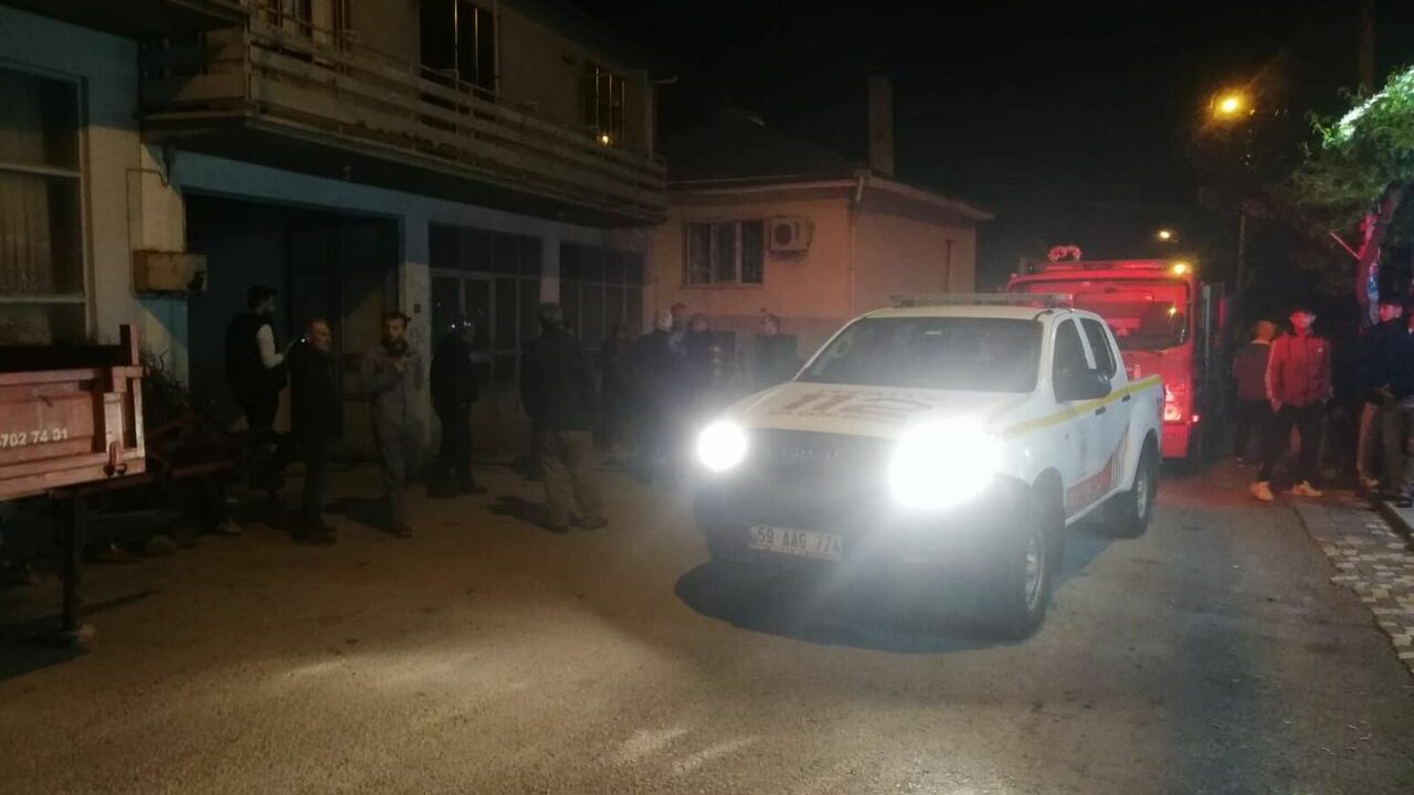 Savaştepe'de evinde yangın çıkan 90 yaşındaki yaşlı adam yaşamını yitirdi