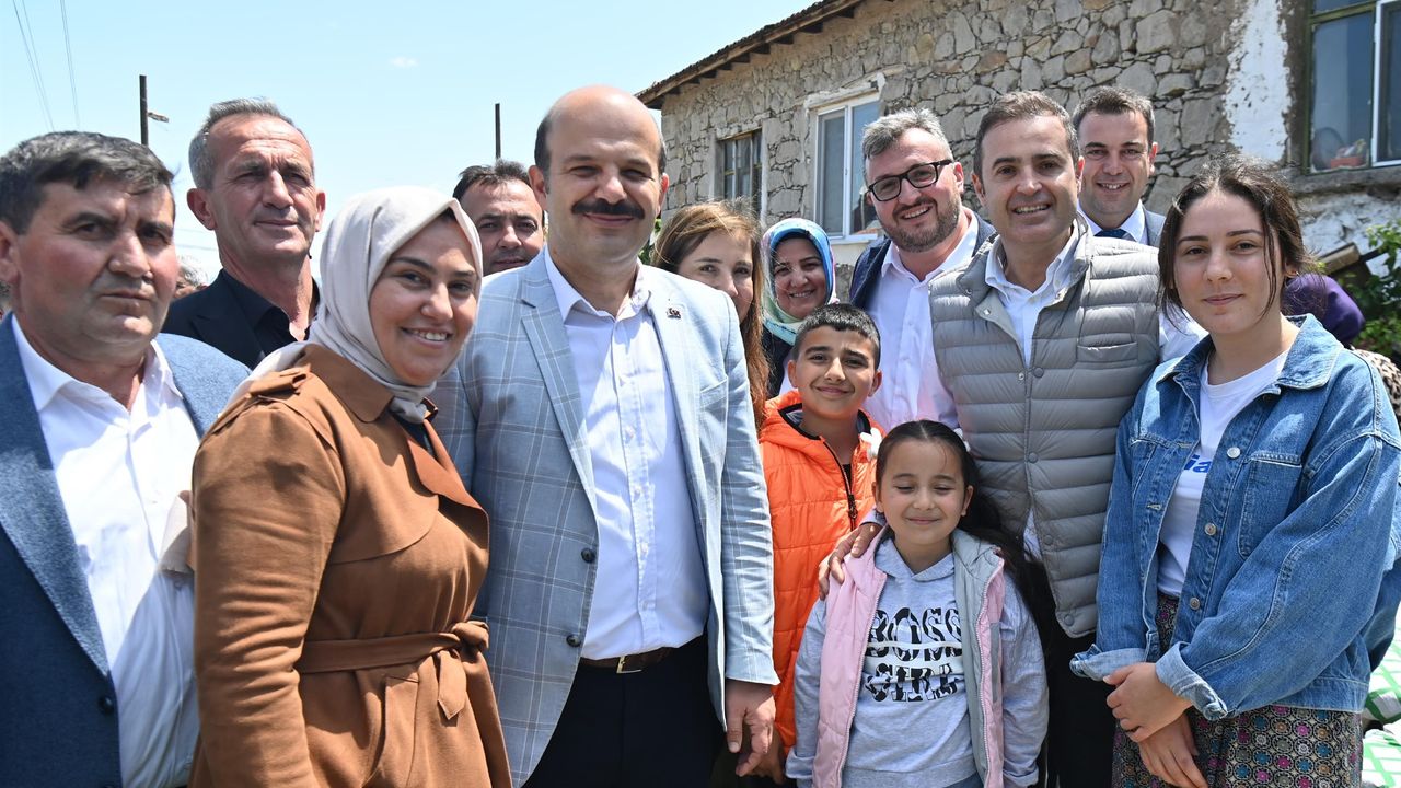 Ahmet Akın, sorunları vatandaşın kendisinden dinliyor