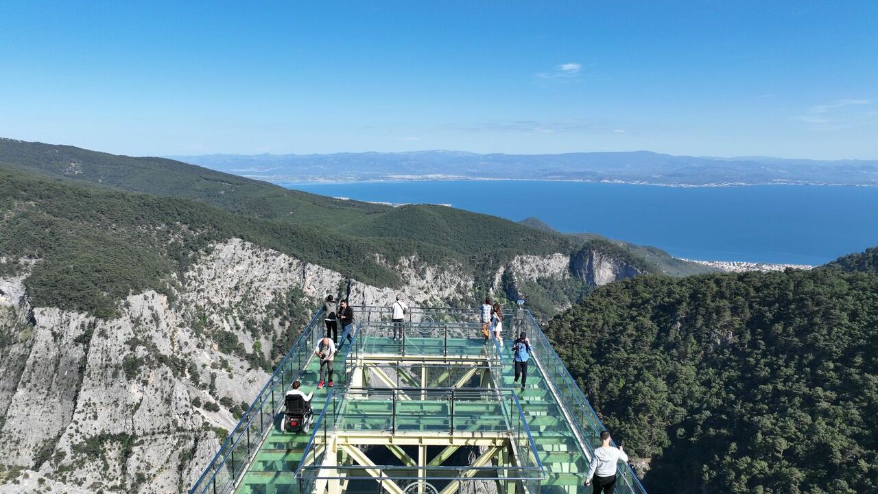 Edremit Körfezi'nde turizmciler 9 günlük bayram tatilinden umutlu