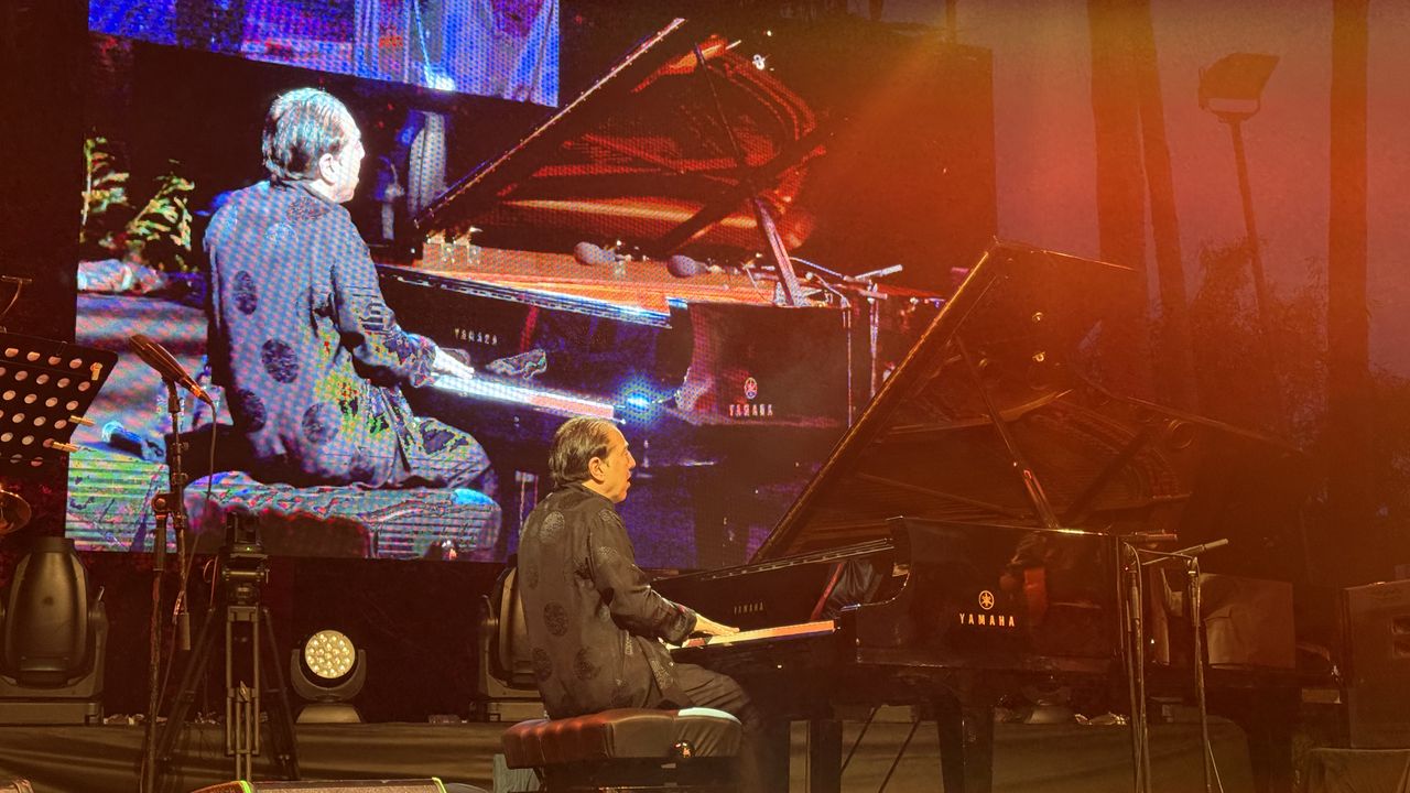 Piyanist Fazıl Say sevenleriyle buluştu