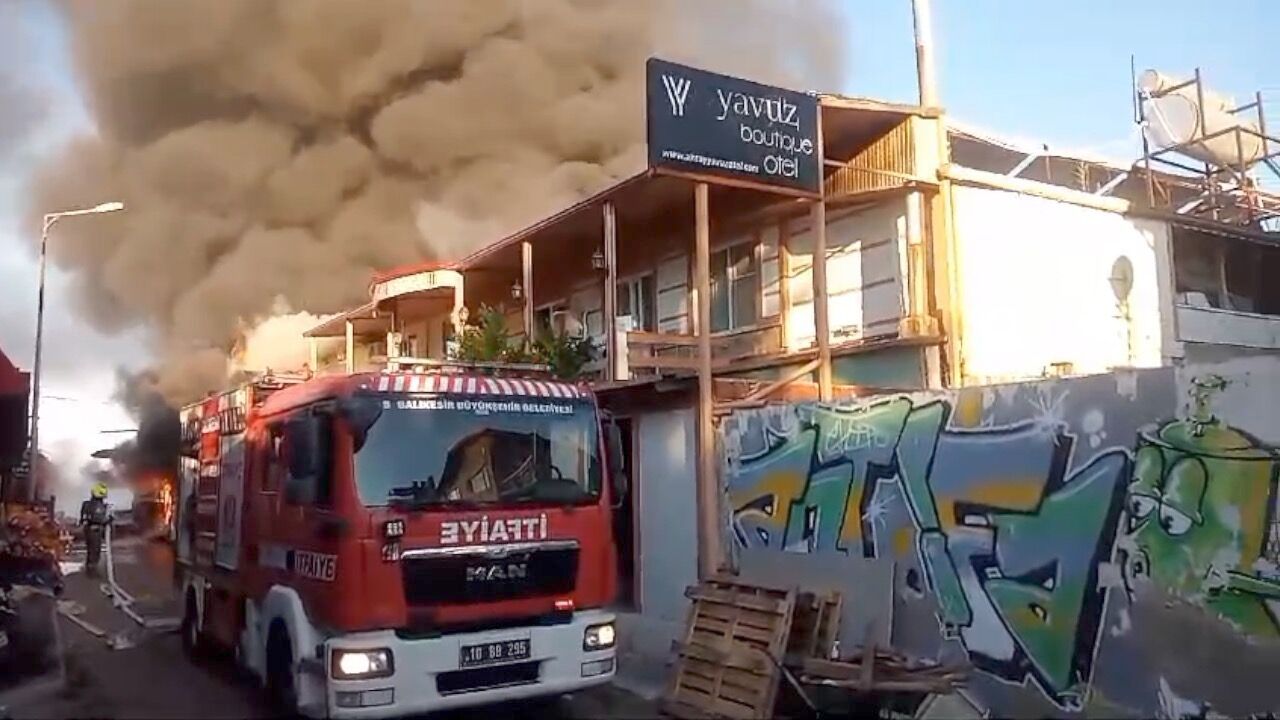 Edremit'te bir butik otelde yangın çıktı!