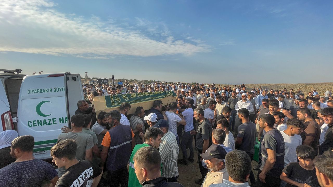 Diyarbakır ve Mardin'deki yangınlarda 11 vatandaş hayatını kaybetti