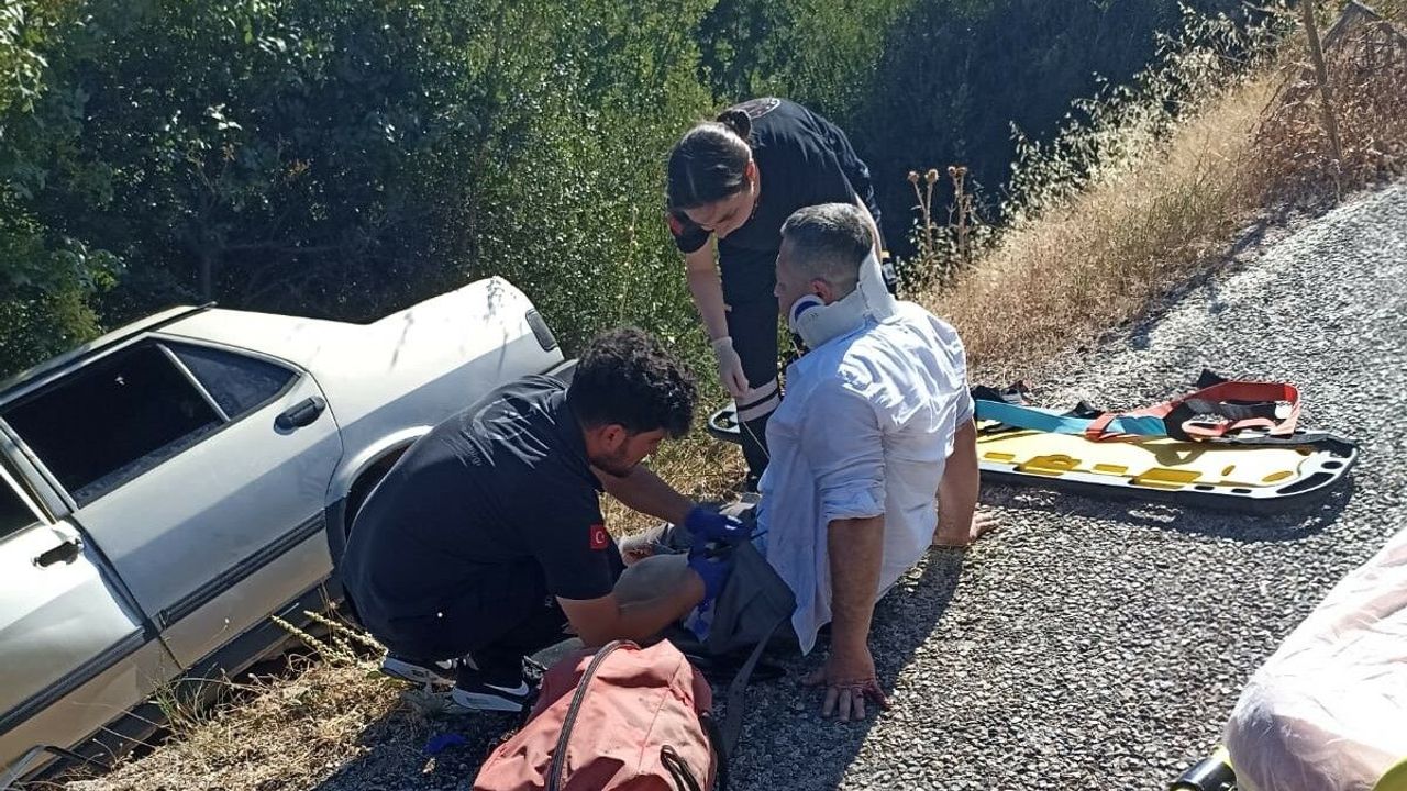 Savaştepe'de hafif ticari araçla çarpışan otomobildeki 5 kişi yaralandı!