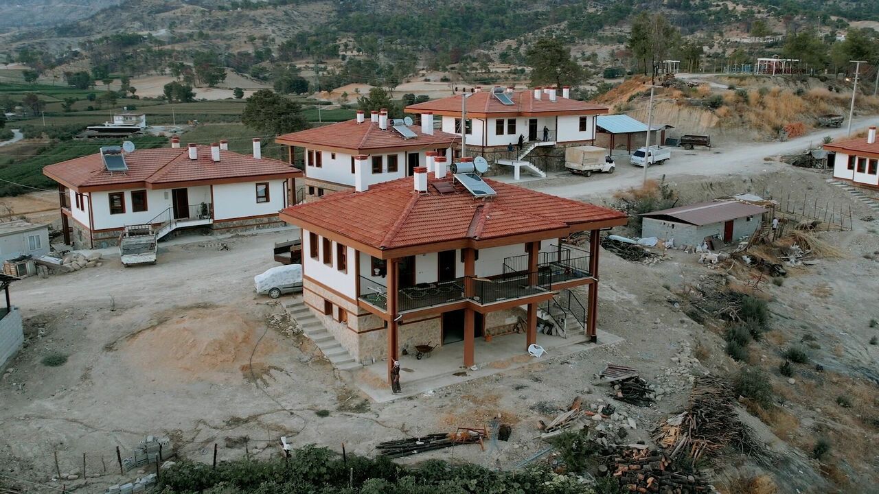 Yangın Konutları hak sahiplerine teslim edildi