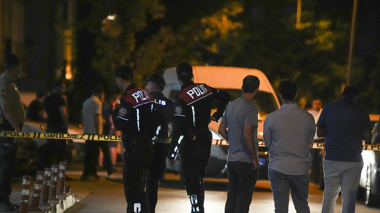 Abdüllatif Şener'in oğlu Anneannesini rehin alıp öldürdü
