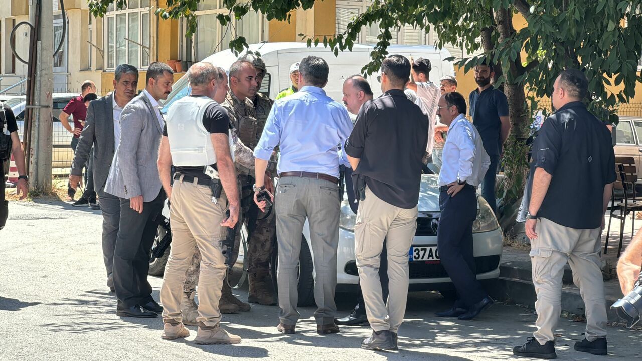 Uyuşturucu kullanan şahıs polisle çatıştı! 1 polis şehit oldu
