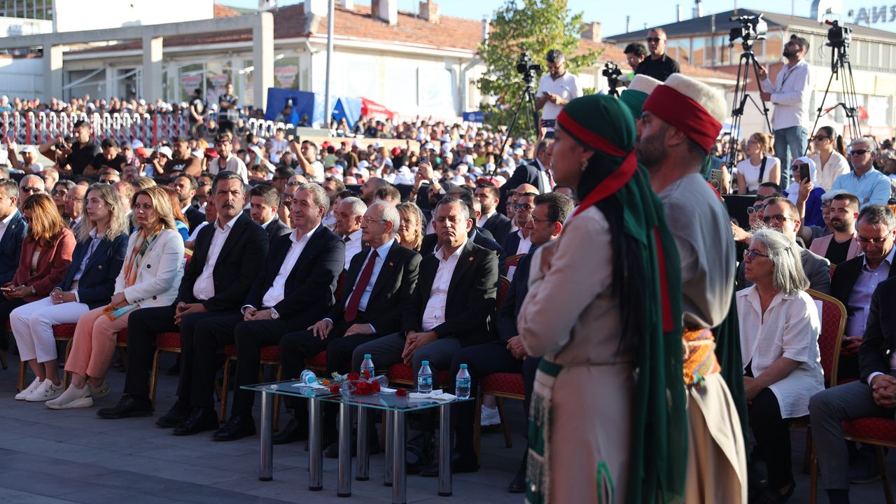 "Barış ve hakikat eliyle evrensele uzanan engin bir deniz"