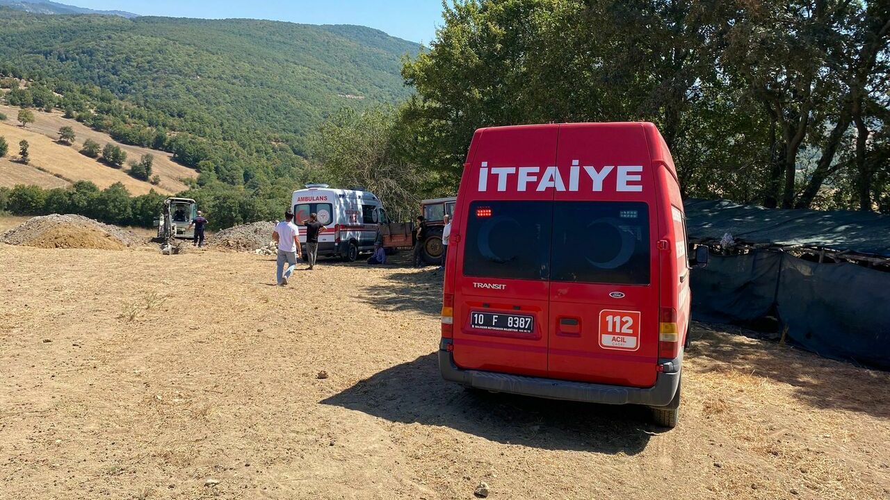 Balıkesir'de korkunç ölüm! Su kuyusu kazarken toprak altında kaldı!