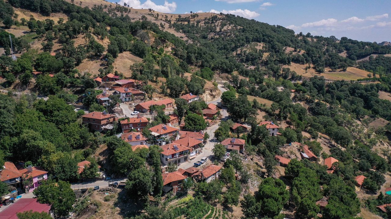 Balıkesir'de heyelan korkusu yeni mahalle kurdurttu!