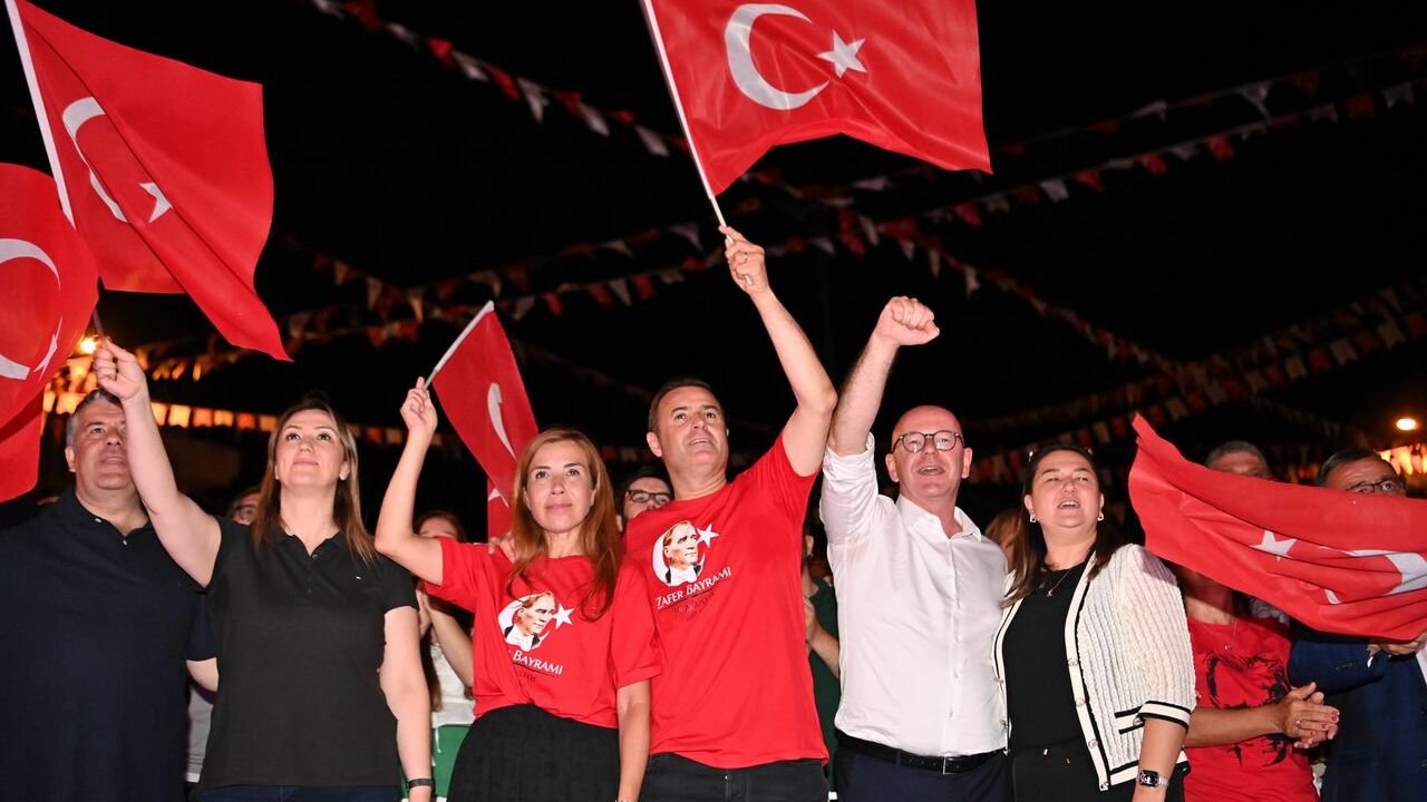 Binlerce Balıkesirli 30 Ağustos Zafer Bayramı'nı böyle kutladı