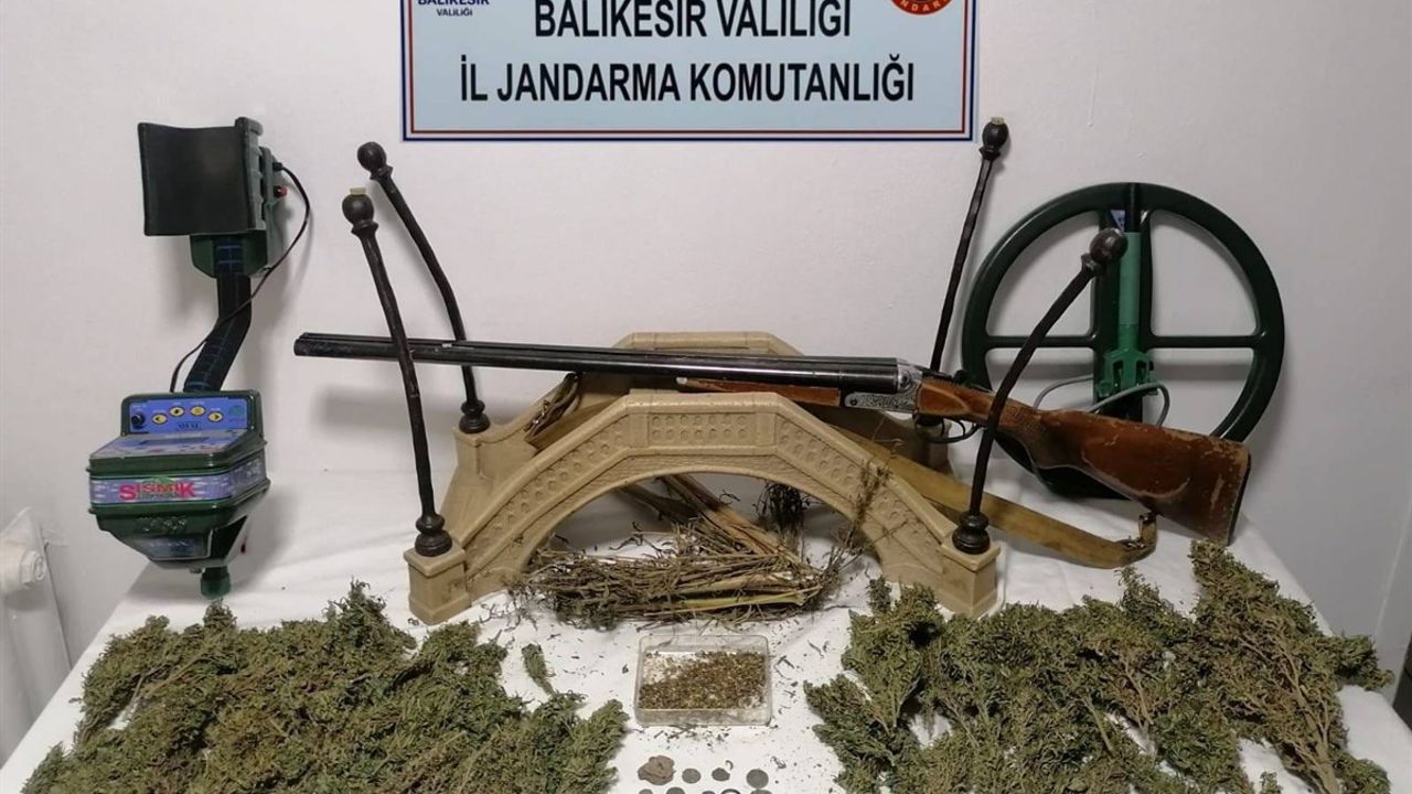 Balıkesir'de suç örgütlerine yönelik operasyonlarda 7 şüpheli tutuklandı