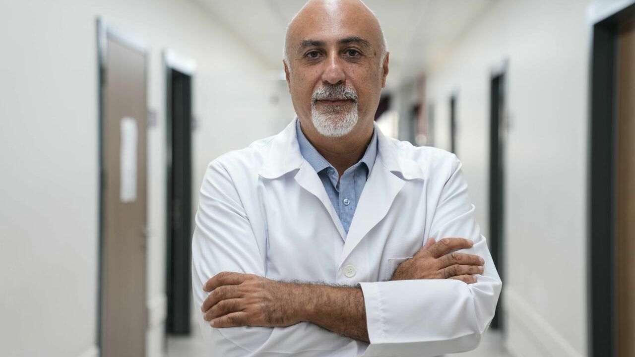 Alzheimer hastalarının kaybolmalarını önlemek için "akıllı anahtarlık" desteği