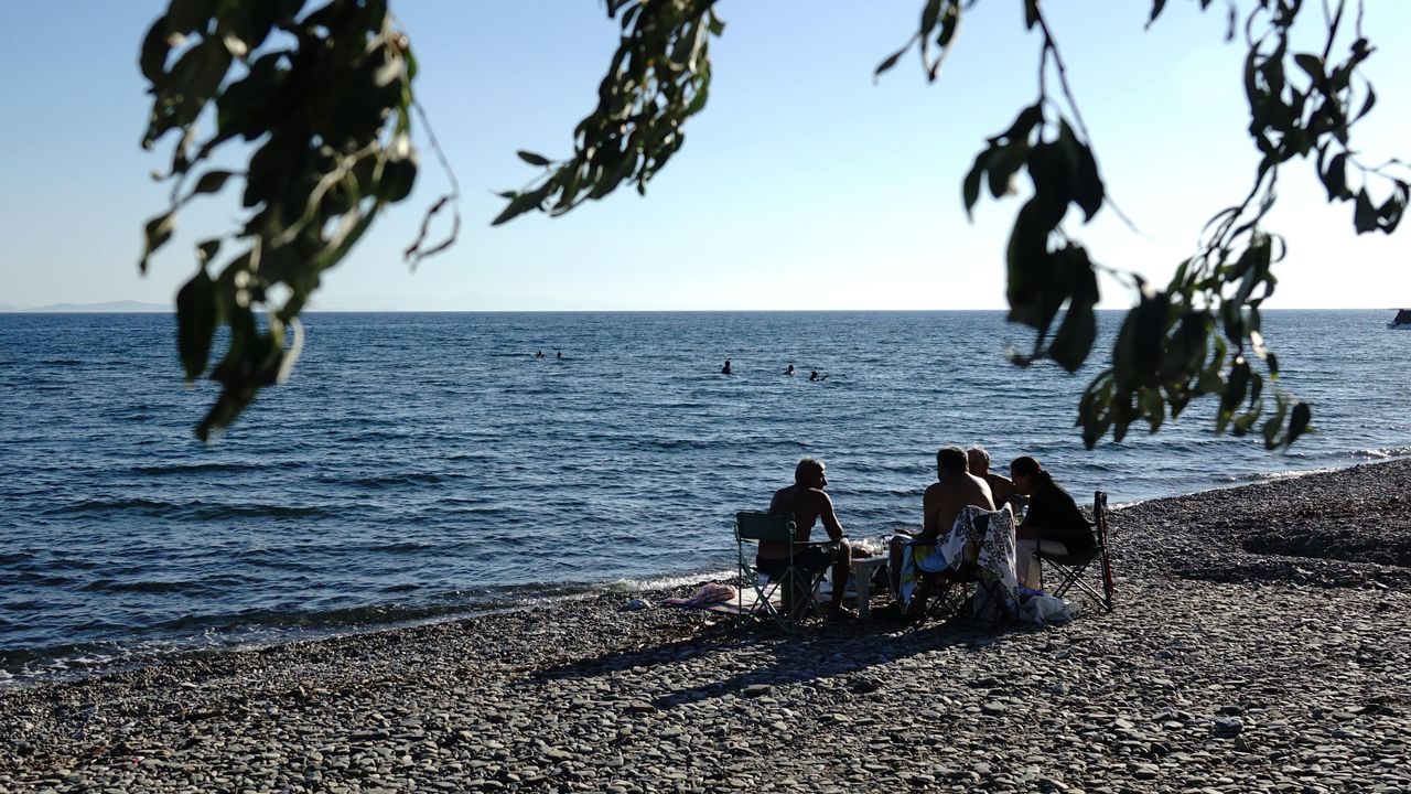 Edremit Körfezi'nde vatandaşlar deniz keyfi yaptı!