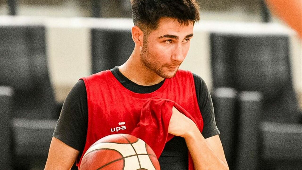 Eren Çapraz, altyapıdan ana kadroya seçilen ilk basketbolcu oldu!