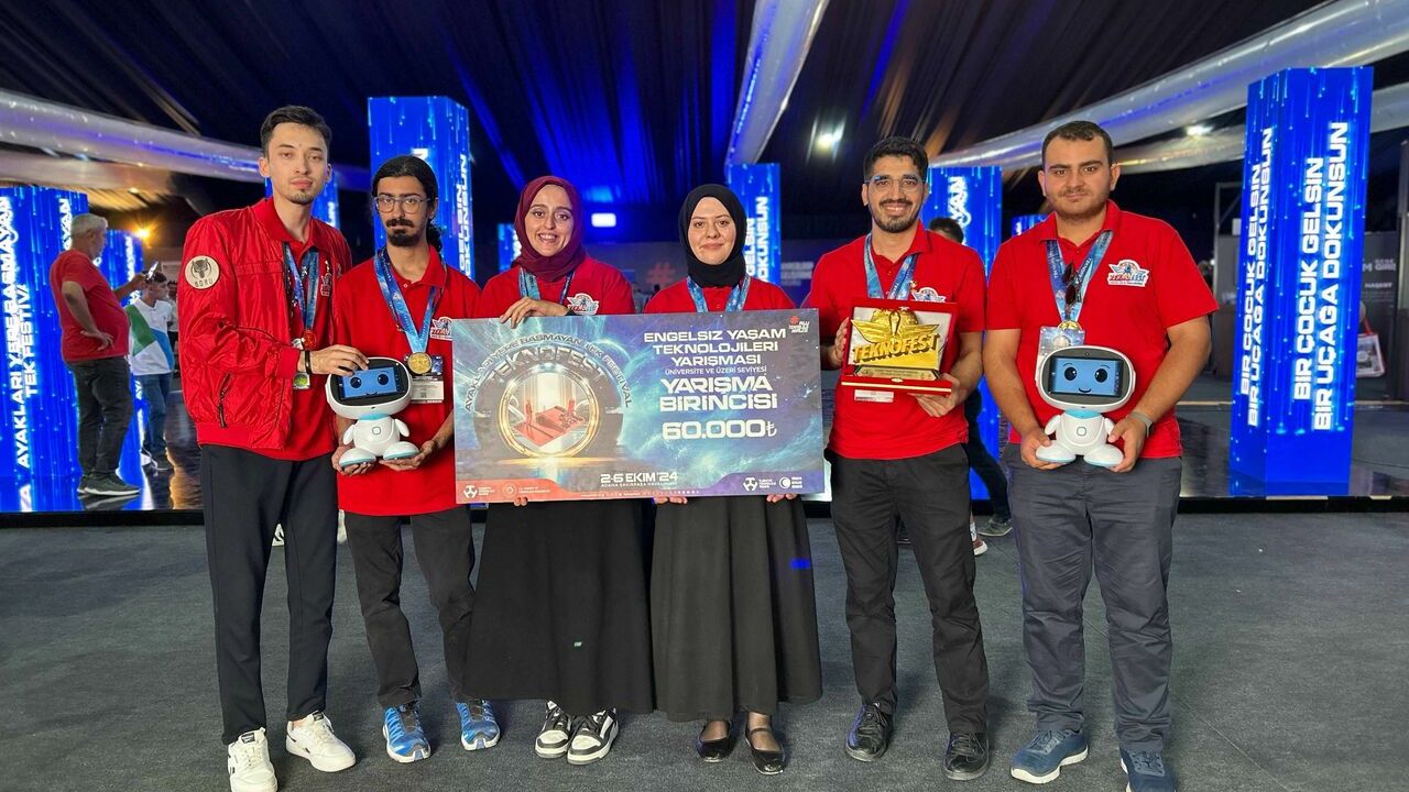 İTÜ öğrencileri geliştirdikleri sosyal robotu TEKNOFEST'te sergiliyor