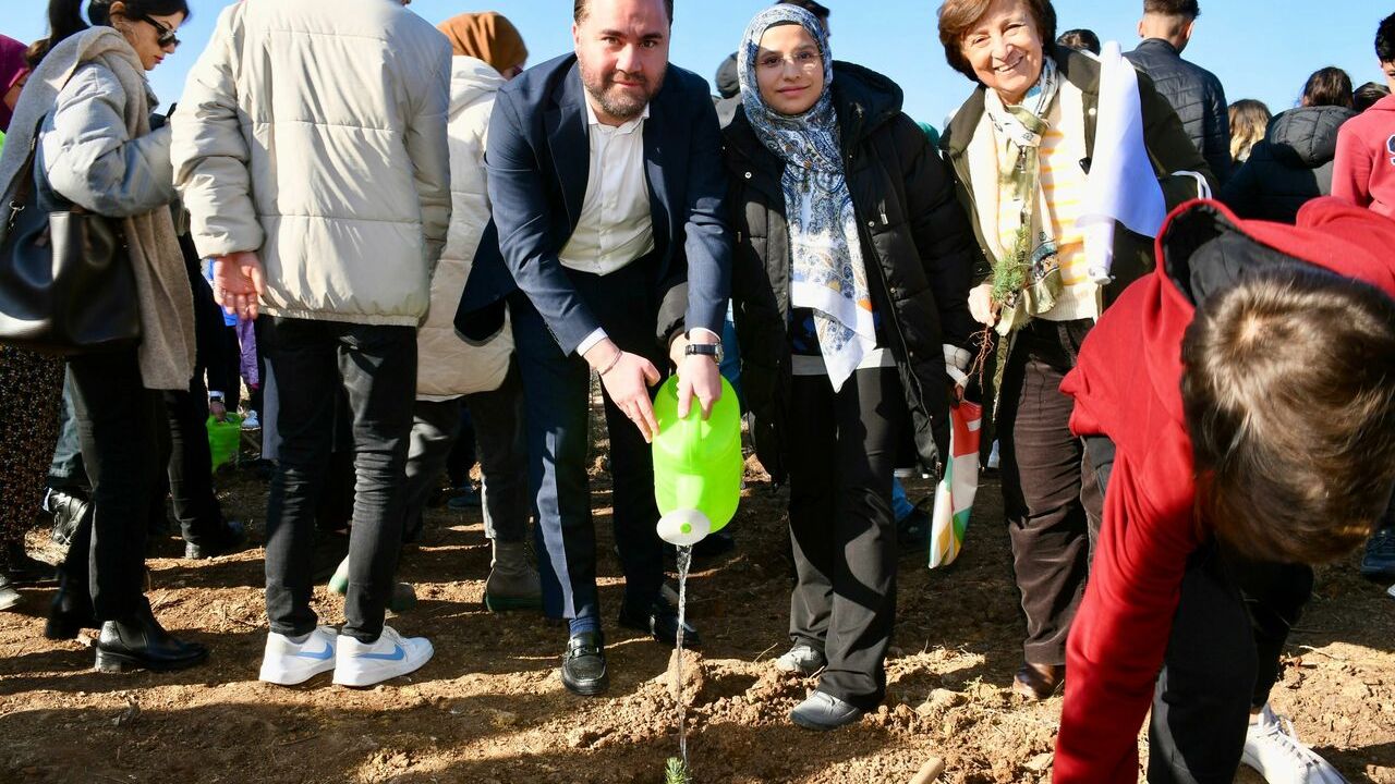 Balıkesir'de 100 bin fidan toprakla buluştu!